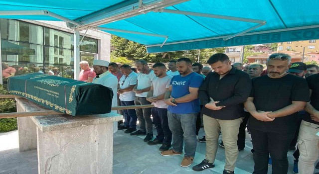 Çanakkalede öldürülen ünlü eğitimcinin şoförü Şerif Eker Beykozda son yolculuğuna uğurlandı