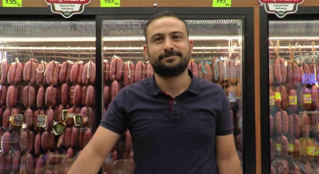 Çarşıda gurbetçi yoğunluğu