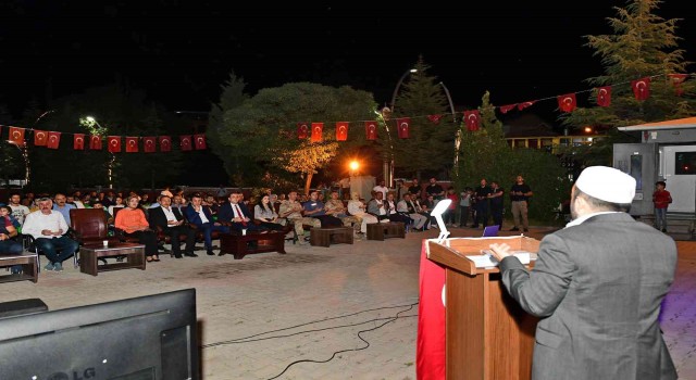 Çatakta 15 Temmuz Demokrasi ve Milli Birlik Gününde demokrasi nöbeti tutuldu