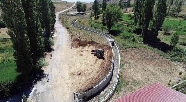 Cebirde yol genişletme ve yeni park çalışması