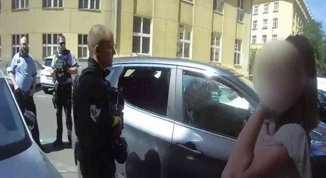 Çekyada bir anne 6 aylık bebeğini arabada bıraktı