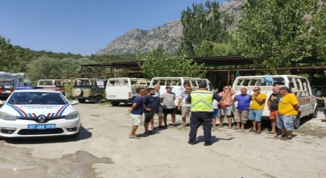 Cipsafari araç sürücüleri kontrol edilerek bilgilendirildi