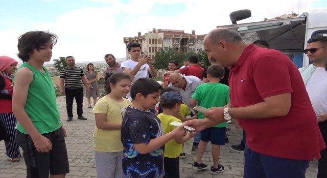 Çocukların yüzünü güldüren bayram geleneği