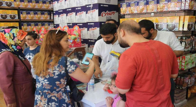 Çölyak hastası yeğeni için gıdalara ulaşamayınca, hastalar için market açtı