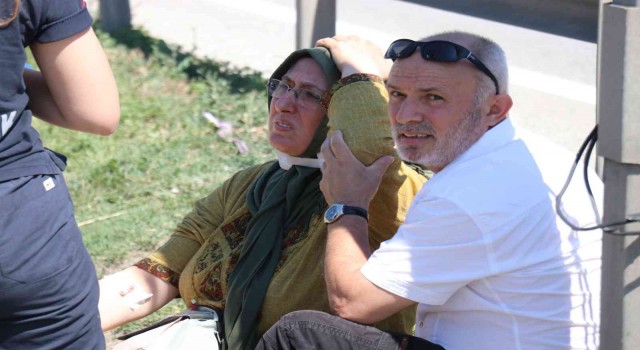 D-100 karayolunda iki otomobil çarpıştı: 2 yaralı