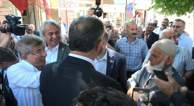 Davutoğlu, Giresunda vatandaşın tepkisiyle karşılaştı