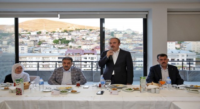 Demokrasi Zaferinin 6ncı yıl dönümünde gaziler ve şehit aileleri onuruna yemek düzenlendi