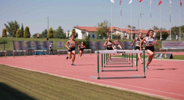 Denizlide 560 sporcu birincilik için yarıştı
