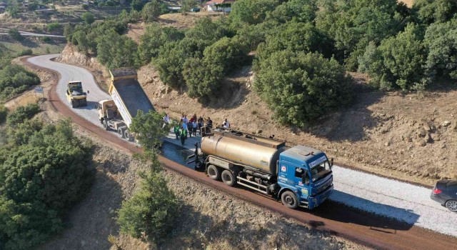 Denizlinin 19 ilçesinde asfalt seferberliği sürüyor