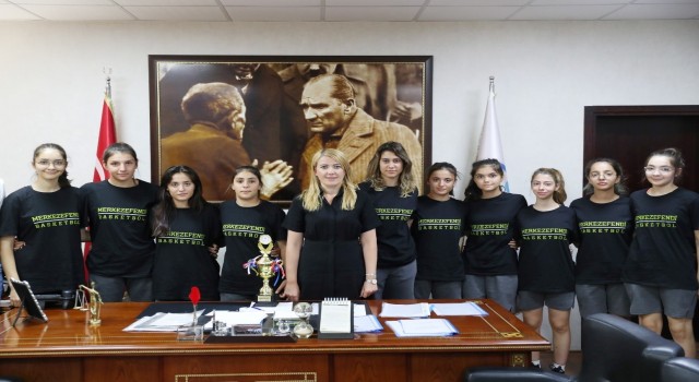 Denizliyi temsil eden sporcular Başkan Doğanla bir araya geldi