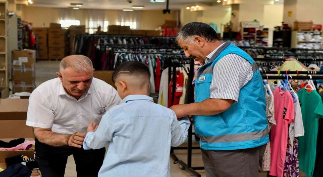 Derman Çarşısı, bayramda ihtiyaç sahiplerinin destekçisi oldu