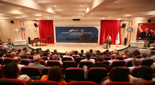 DEÜ, kurumsal akreditasyon belgesine kavuştu