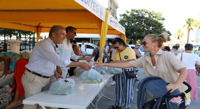 Didim Belediyesinin yetiştirdiği ürünler vatandaşlara dağıtıldı
