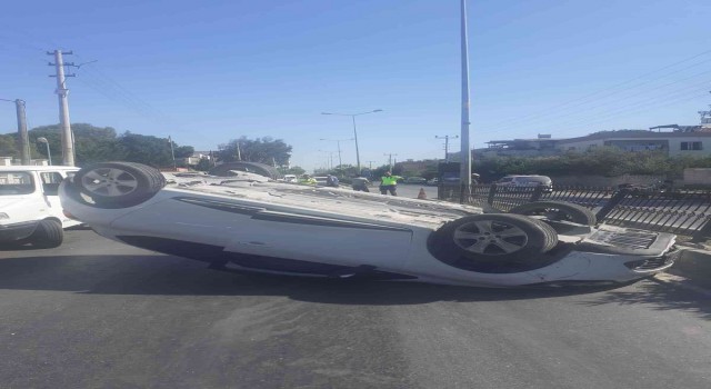 Direksiyon hakimiyeti kaybolan otomobil takla attı: 2 yaralı