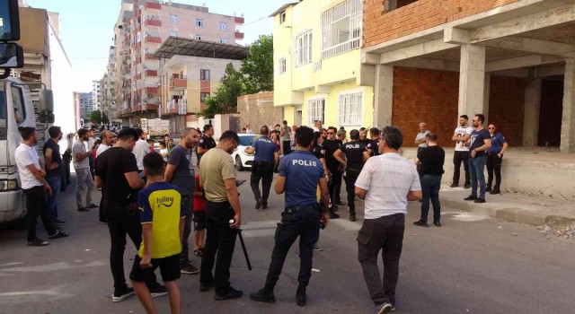 Diyarbakırda akrabalar arası taşlı sopalı kavga: 3 yaralı