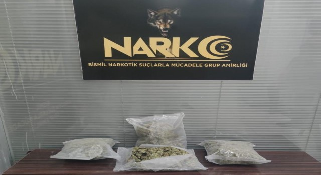 Diyarbakırda otomobilde 4 kilogram uyuşturucu ele geçirildi