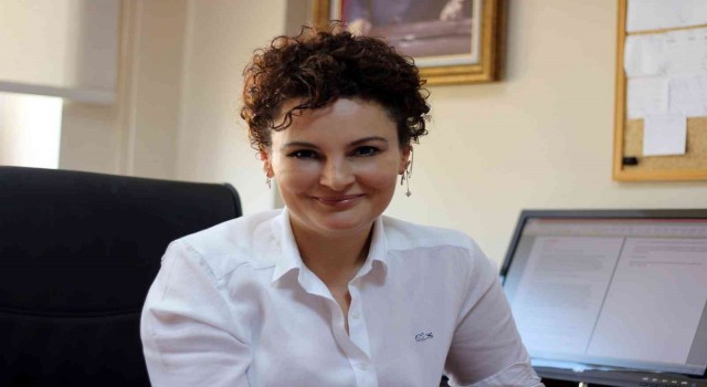 Doç. Dr. Aykut: “Kontrolsüz sosyal medya kullanımı ruhsal durumu ve çevreyle iletişimi olumsuz etkiliyor”