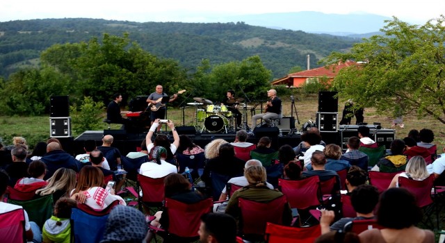 Doğa ve müziğin keyfini bir arada yaşadılar