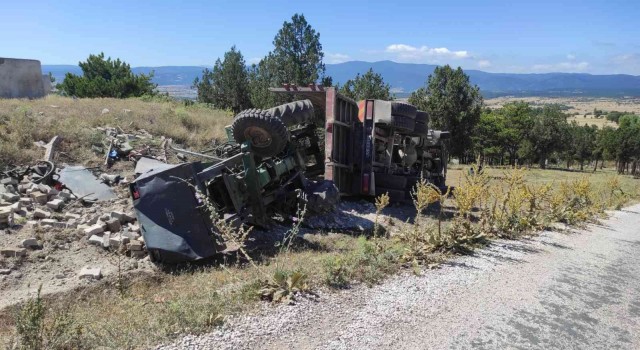 Domaniçte freni boşalan kamyondan atlayan 1 kişi öldü, 1 kişi yaralandı