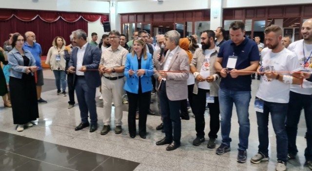DPÜde iki fotoğraf sergisi birden