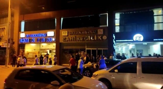 Düğünde çıkan kavga sokağa taştı, polis biber gazıyla tarafları ayırdı