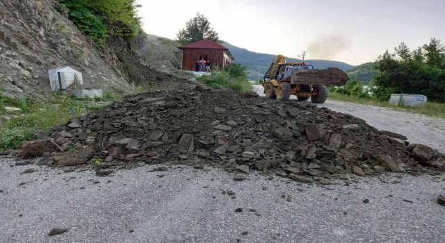 Dünyaca ünlü Erfelek Tatlıca Şelaleri yolu özel mülk olduğu gerekçesiyle ulaşıma kapatıldı