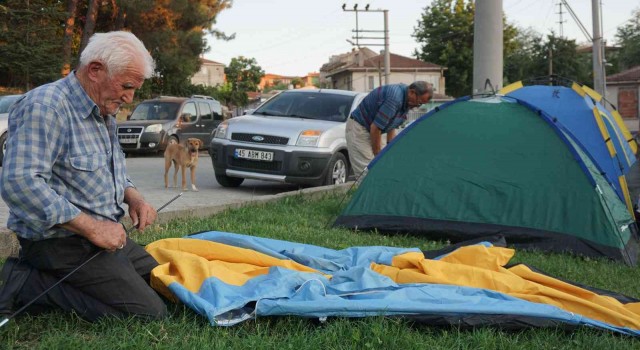 Edirnede Kırkpınar için çadırda konaklayan vatandaşlara zabıta engeli