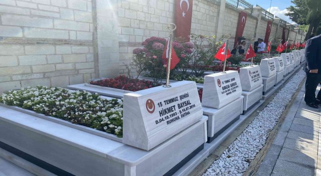 Edirnekapı Şehitliğinde 15 Temmuz şehitleri için tören düzenlendi
