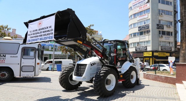 Edremit Belediyesine yeni iş makinası