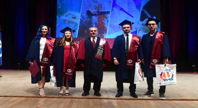 Eğitim Bilimleri Enstitüsü geleceğin akademisyen ve araştırmacılarını yetiştiriyor