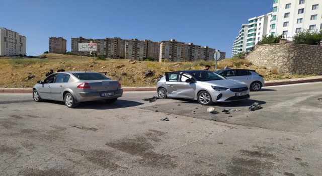 Elazığda trafik kazası: 2 yaralı