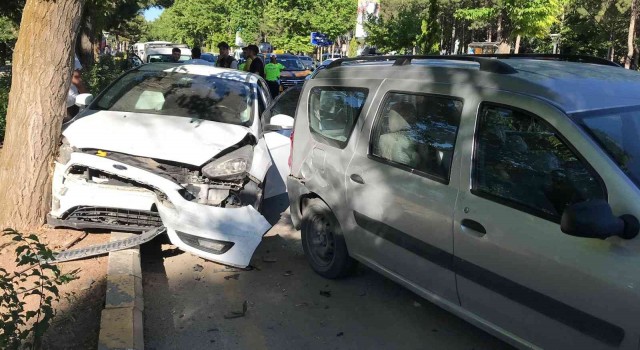 Elazığda zincirleme trafik kazası: 3 yaralı