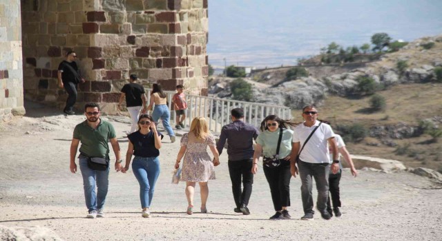 Elazığın turizme açılan kapısı Harputa ziyaretçi akını