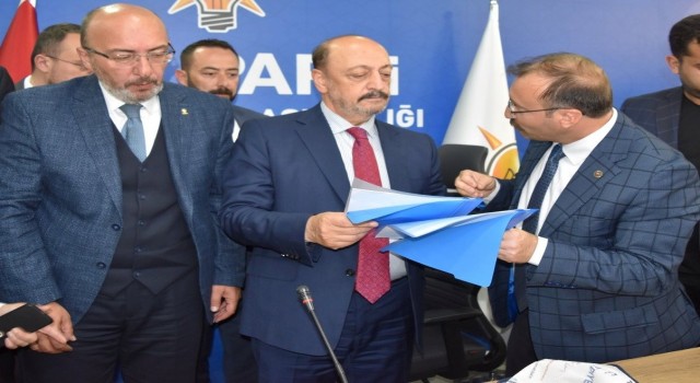 Emet Belediye Başkanı Doğandan, Bakan Bilgine proje içeren dosya