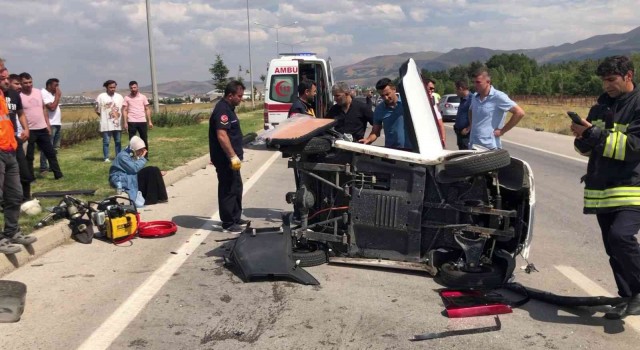 Erzurumda otomobil takla attı