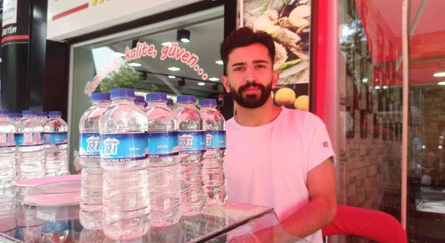 Eskişehirde esnaf vatandaşa su yetiştiremiyor