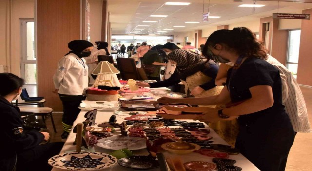 ESOGÜ Hastanesinde Uğraş Tedavisi El Sanatları Sergisi açıldı