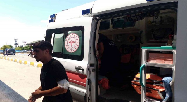 Evde yatarken hırsızla karşılaştı, kovalamak isterken 4 yerinden bıçaklandı
