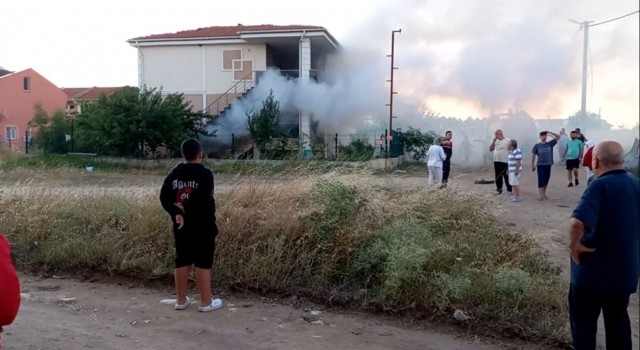 Evin garajındaki LPGli otomobil yandı