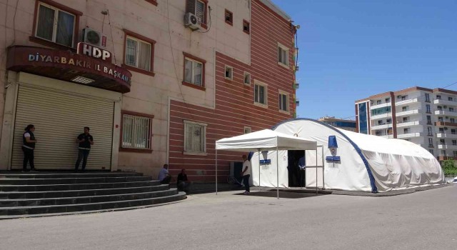 Evlat nöbetindeki ailelerin direnişi bin 42nci gününde