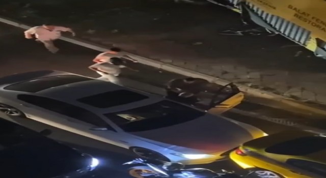 Fatihte bir sürücü otomobiliyle çarptığı taksiciyi bıçakladı