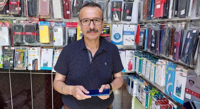 Fatihte cep telefonunun bataryası bomba gibi patladı