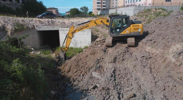 Fatsada dere yatakları temizleniyor