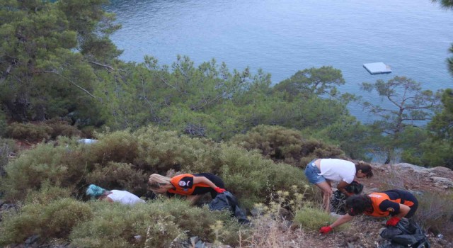 Fethiyede çevre temizliği yapıldı