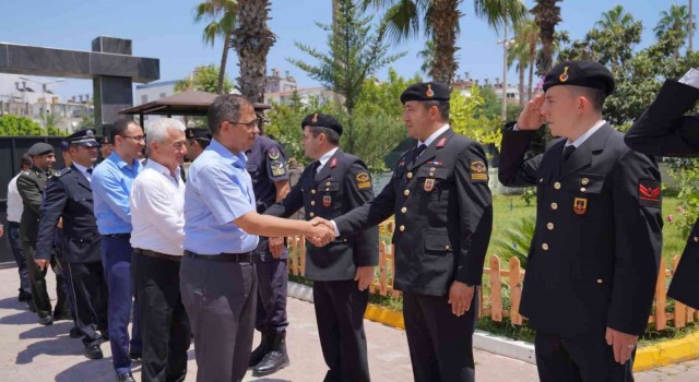Finikede bayramlaşma töreni düzenlendi