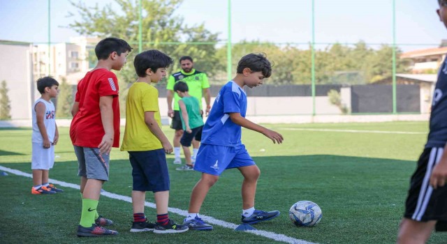 Futbolun genç yetenekleri Bucada keşfediliyor