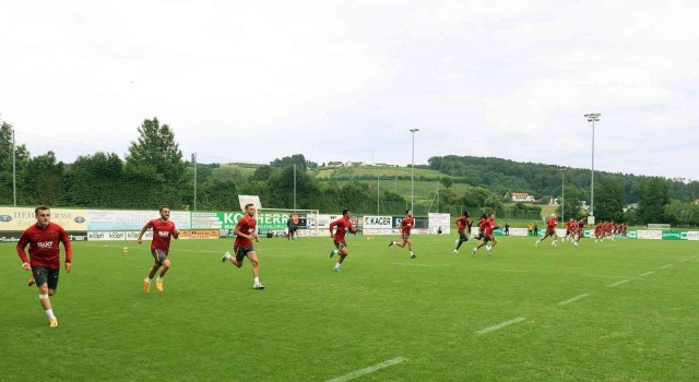 Galatasaray, Avusturyada günü çift antrenmanla tamamladı