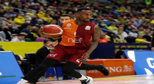 Galatasaray Nef, Dee Bost ile sözleşme yeniledi