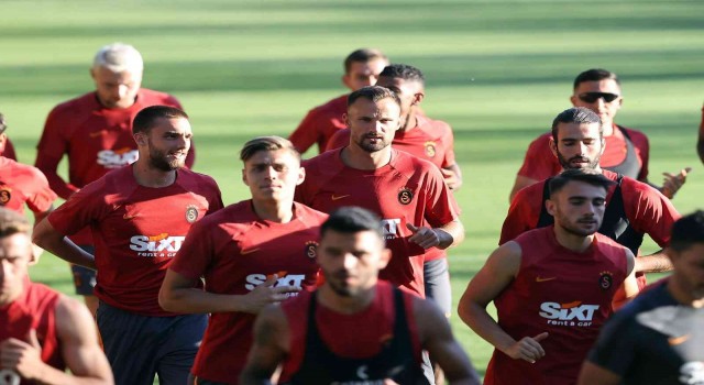 Galatasarayın yeni transferleri antrenmana katıldı