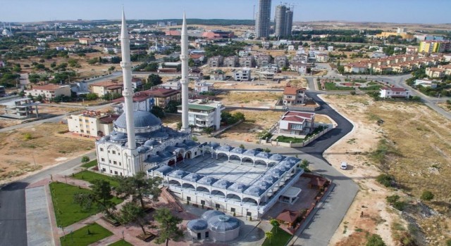 Gaziantepte cami kapısını benzinle yakan şahıs gözaltına alındı